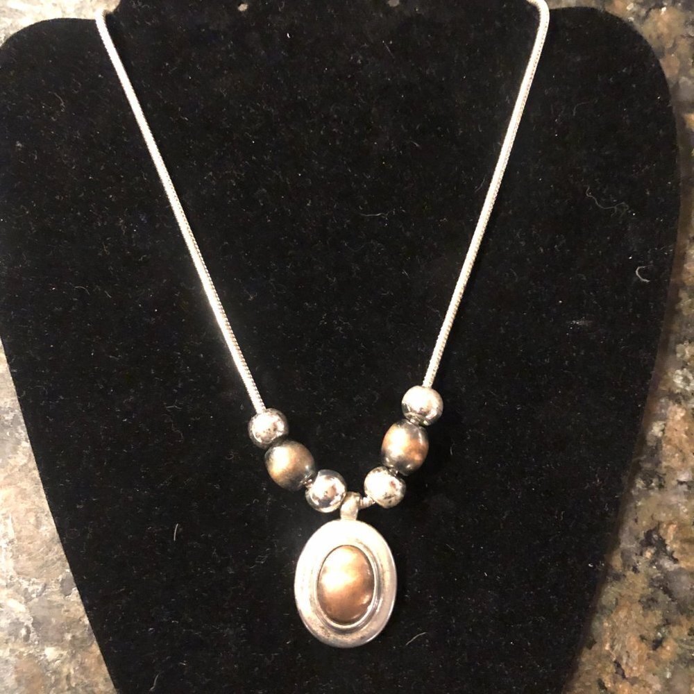 Liz Claiborne Metal Necklace Beads Brown Silver Tone - Picture 2 of 3